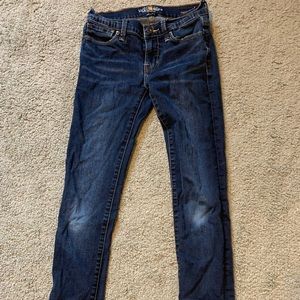 the lucky brand dark wash straight jeans